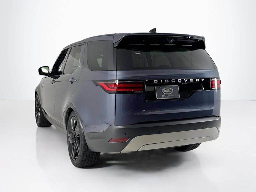 Used 2024 Land Rover Discovery S AWD/4WD image 3