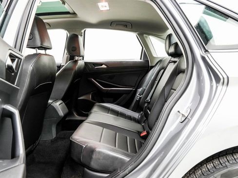 Used 2024 Volkswagen Jetta SE FWD image 36