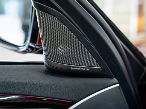 Used 2023 BMW 530e xDrive image 35