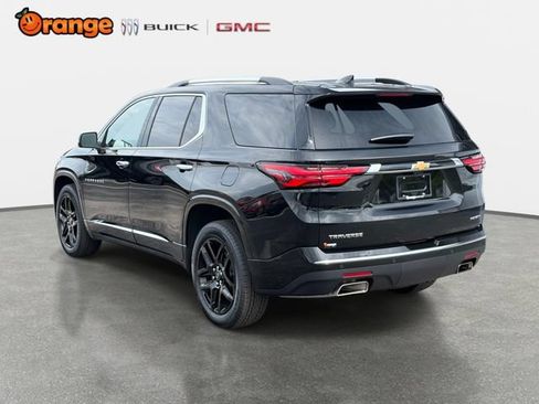 Used 2023 Chevrolet Traverse Premier FWD image 5