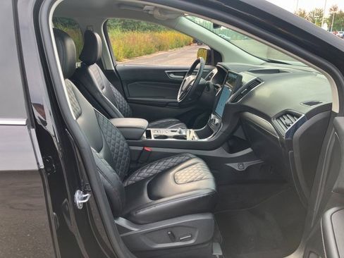 Used 2024 Ford Edge Titanium image 16