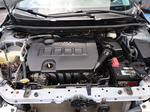 Used 2011 Toyota Matrix FWD image 16
