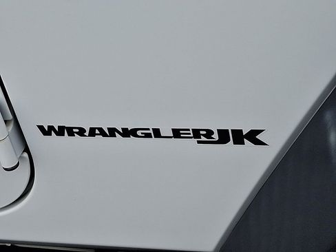 Used 2018 Jeep Wrangler Sport AWD/4WD image 30