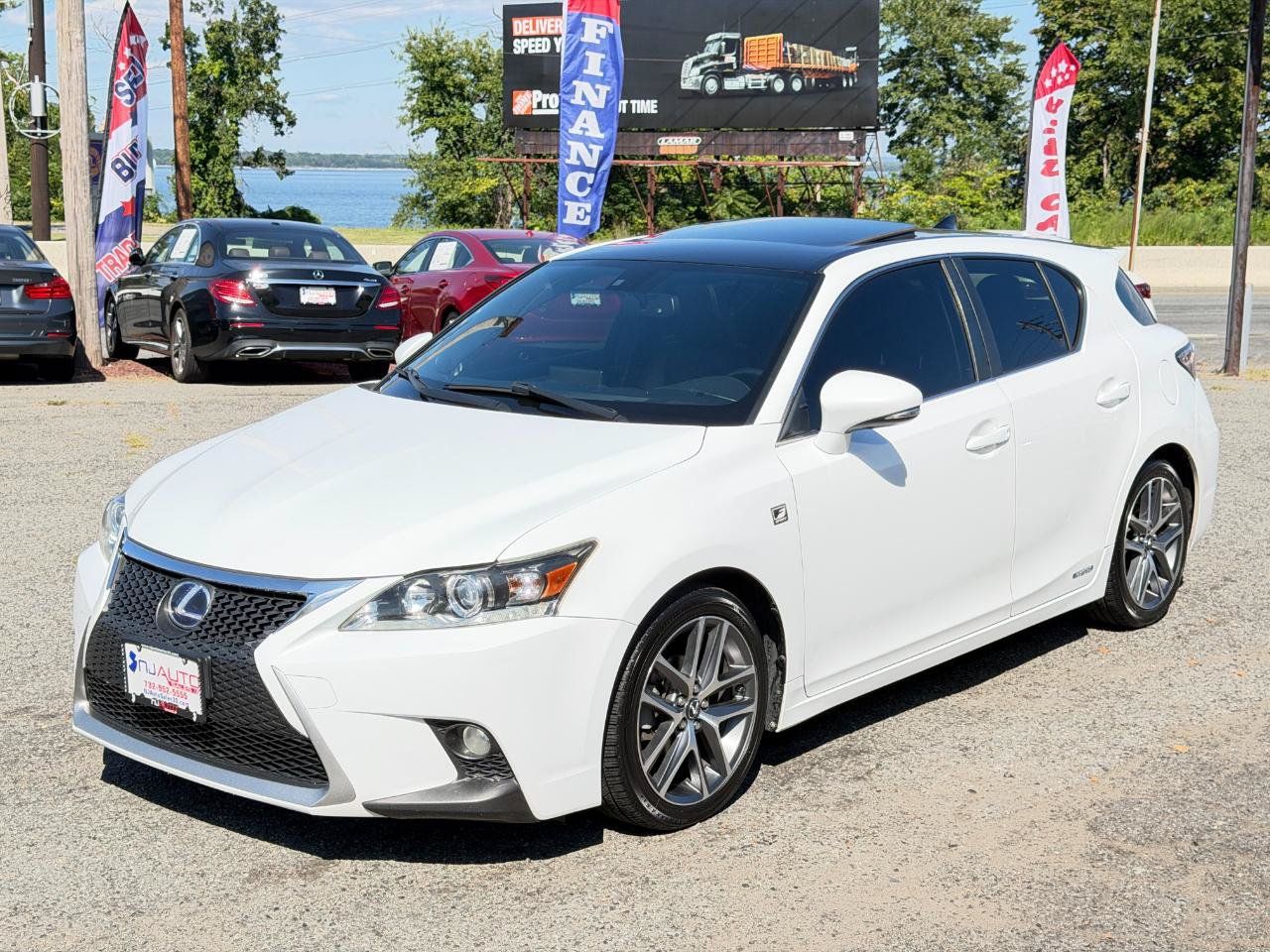 Used 2015 Lexus CT 200h w/ Navigation Package FWD image 8