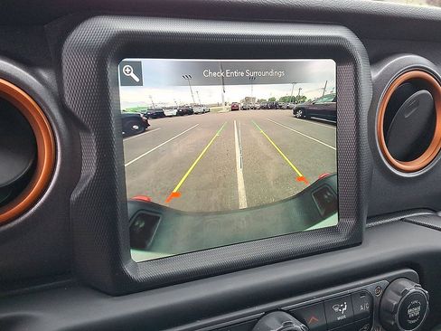 Used 2023 Jeep Gladiator Mojave w/ Cold Weather Group AWD/4WD image 21