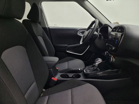 Used 2025 Kia Soul S FWD image 21