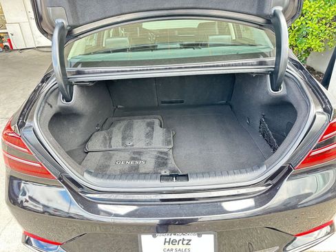 Used 2025 Genesis G70 2.5T image 32