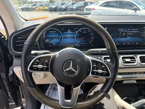 Certified 2023 Mercedes-Benz GLS 450 4MATIC image 19