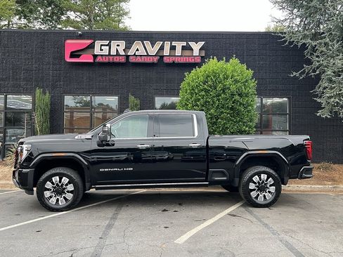 Used 2024 GMC Sierra 3500 Denali w/ Denali Reserve Package image 9