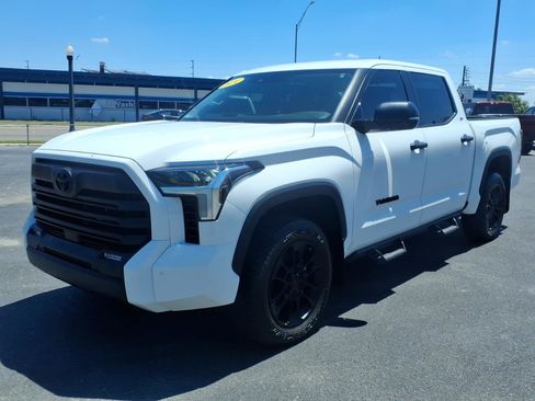 Used 2024 Toyota Tundra SR5 w/ SR5 Convenience Package AWD/4WD image 1