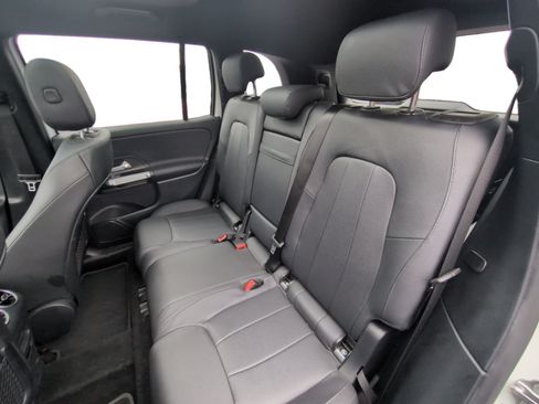 Used 2022 Mercedes-Benz GLB 250 4MATIC image 16