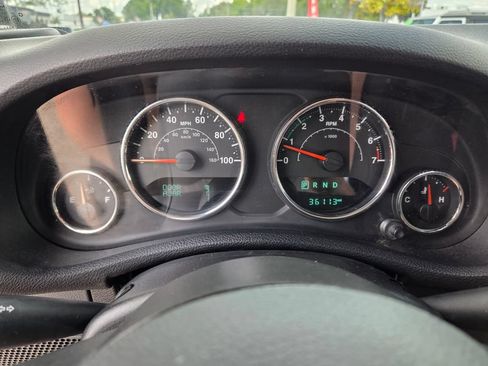 Used 2017 Jeep Wrangler Sport w/ Connectivity Group AWD/4WD image 29