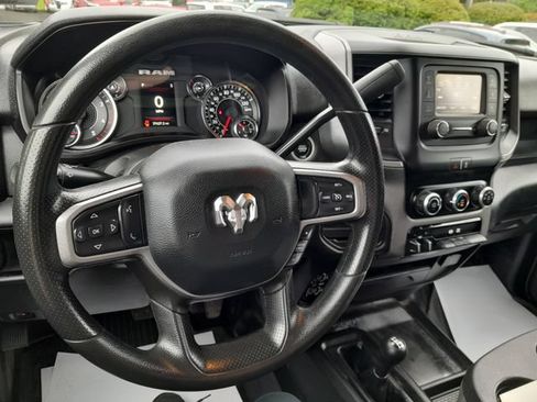 Used 2024 RAM 2500 Tradesman w/ Chrome Appearance Group AWD/4WD image 11