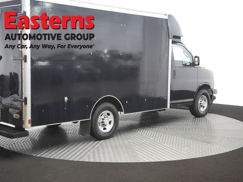 Used 2017 Chevrolet Express 3500 RWD image 38