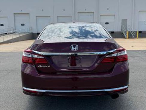 Used 2016 Honda Accord EX image 5