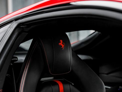 Used 2018 Ferrari 812 Superfast image 58