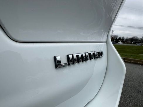 Used 2023 Jeep Grand Cherokee L Limited image 16