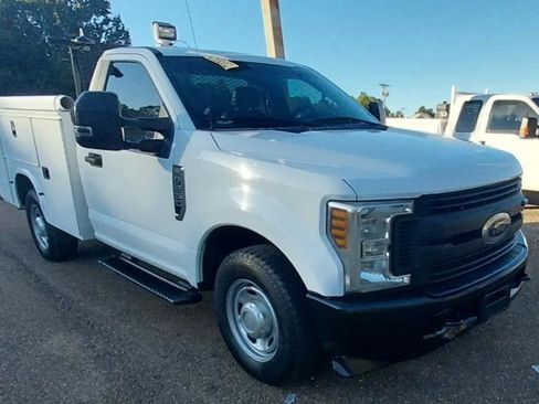 Used 2018 Ford F250 XL w/ Power Equipment Group image 2