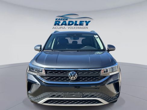 Certified 2023 Volkswagen Taos SE w/ Panoramic Sunroof Package image 23