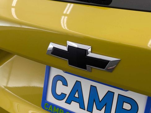 Used 2025 Chevrolet Trax RS FWD image 12