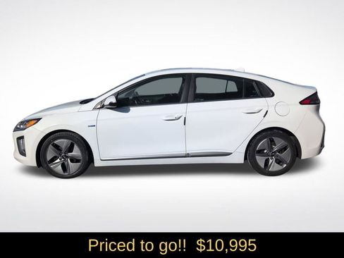 Used 2020 Hyundai Ioniq SEL FWD image 3