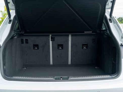 New 2025 Porsche Macan S image 16