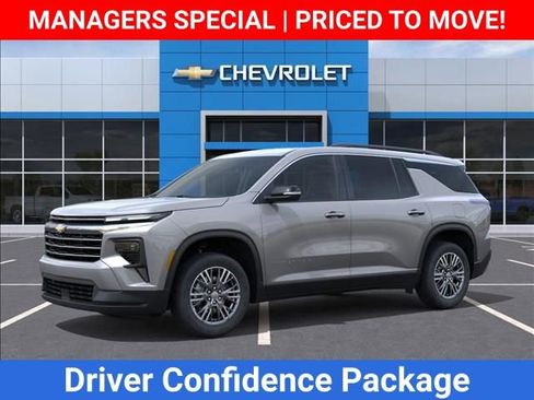 New 2026 Chevrolet Traverse LT w/ Driver Confidence Package FWD image 2