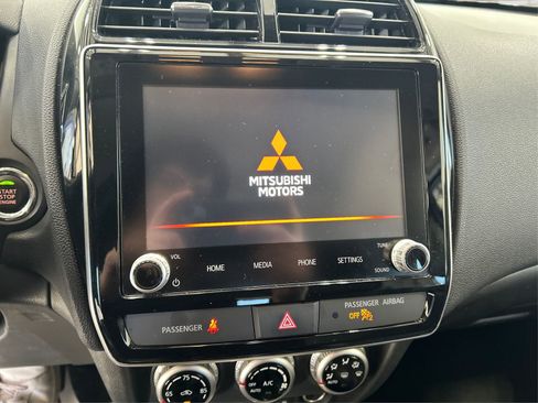 Used 2024 Mitsubishi Outlander Sport SE image 12