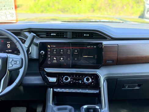 New 2026 GMC Sierra 2500 Denali Ultimate image 19