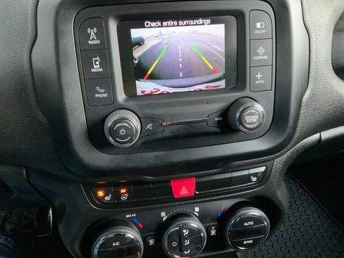 Used 2016 Jeep Renegade Trailhawk w/ Premium Trailhawk Package image 23