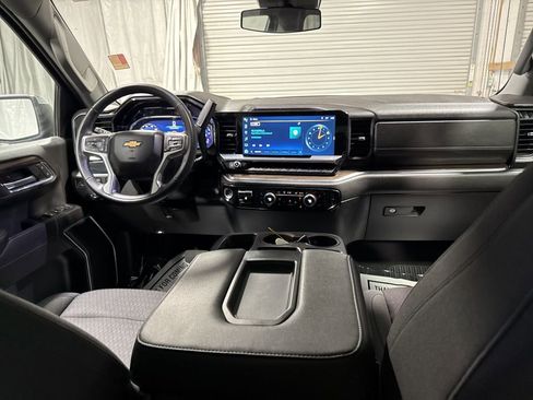 Used 2023 Chevrolet Silverado 1500 LT w/ Z71 Off-Road Package image 17