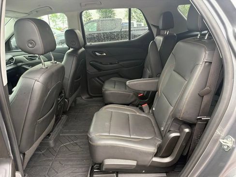 Used 2021 Chevrolet Traverse RS AWD/4WD image 5