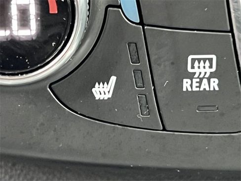 Used 2023 Chevrolet Traverse RS image 29