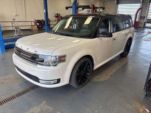 Used 2019 Ford Flex SEL w/ Equipment Group 202A FWD image 2