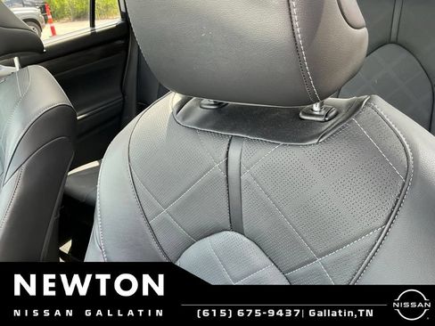 Used 2023 Toyota Highlander Platinum AWD/4WD image 7