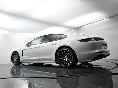 Certified 2022 Porsche Panamera GTS image 47