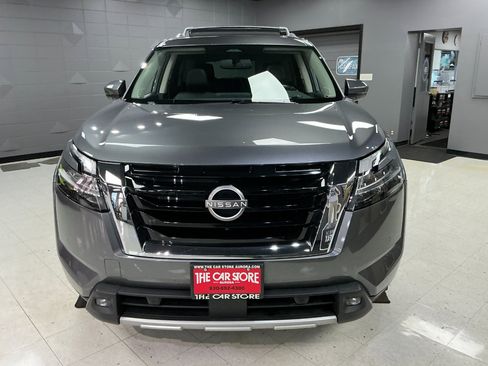 Used 2022 Nissan Pathfinder Platinum w/ Cargo Package image 9