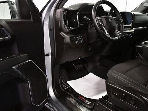 Used 2024 Chevrolet Silverado 1500 RST AWD/4WD image 17