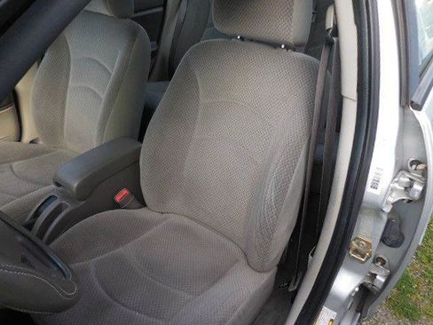 Used 2006 Chrysler Sebring LX image 16