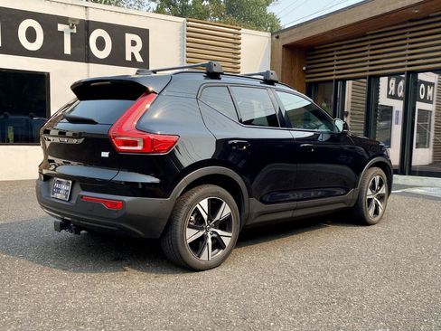 Used 2022 Volvo XC40 P8 Recharge Plus AWD/4WD image 6