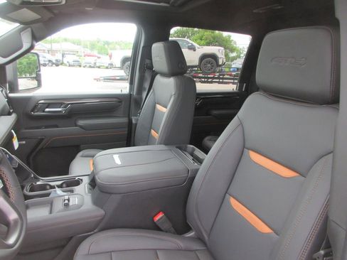 New 2026 GMC Sierra 2500 AT4 w/ AT4 Premium Plus Package AWD/4WD image 12