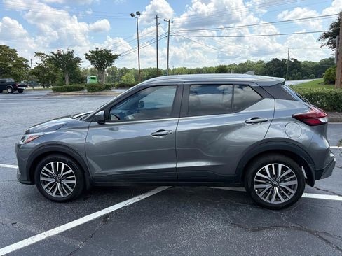 Used 2024 Nissan Kicks SV FWD image 8
