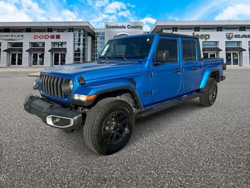 Used 2024 Jeep Gladiator Sport AWD/4WD image 5