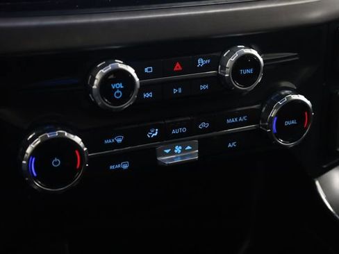 Used 2025 Ford F150 XLT w/ Equipment Group 301A Standard image 22