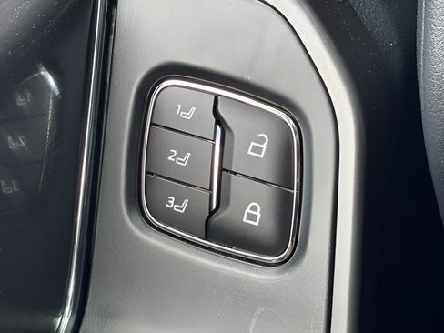 Used 2025 Ford F150 Lariat AWD/4WD image 24