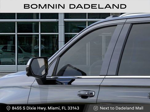 New 2026 Chevrolet Suburban Premier image 12