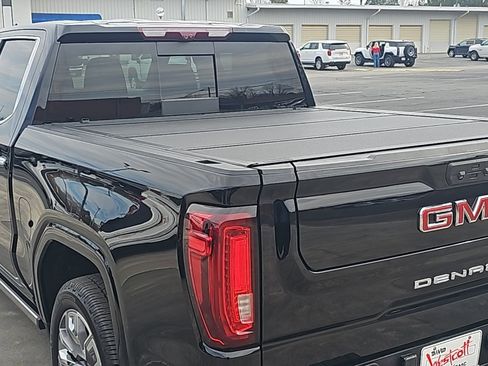 Used 2023 GMC Sierra 1500 Denali w/ Denali Reserve Package image 8