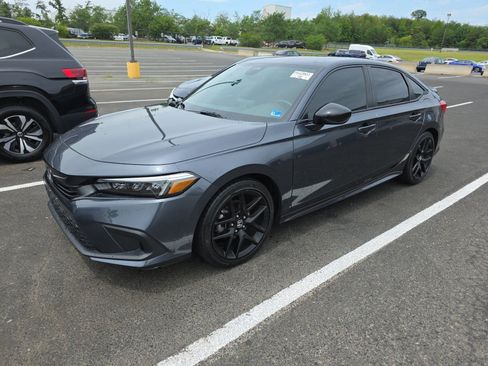 Used 2022 Honda Civic Sport image 2