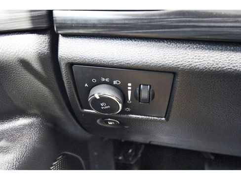 Used 2021 Jeep Grand Cherokee Laredo X image 18