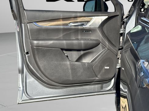 Used 2021 Cadillac XT6 Sport w/ LPO, ONYX Package image 12